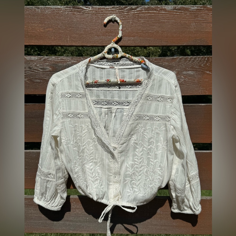 Free People White Embroidered Cropped Peasant Top Small - Picture 11 of 11